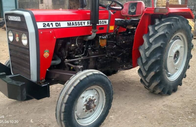 241 ટ્રેકટર વેચવાનું છે કિંમત 550 મોડલ 2024